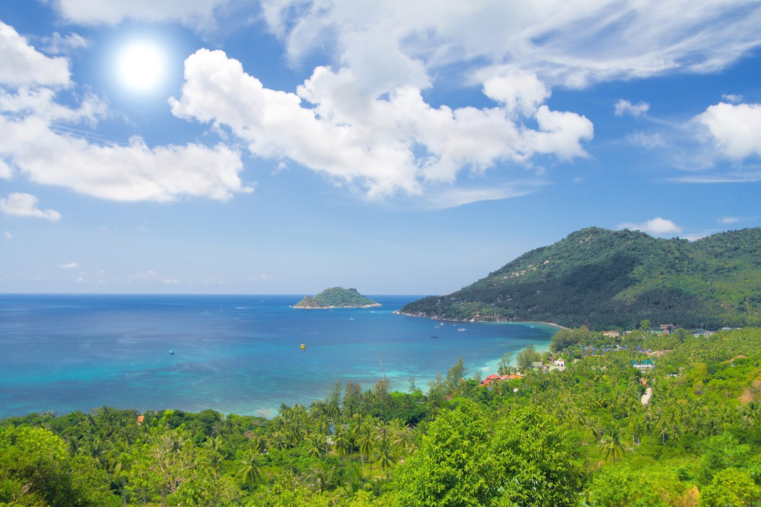 Widok z punktu widokowego na Ko Phangan i Ko Tao w Zatoce Tajlandzkiej